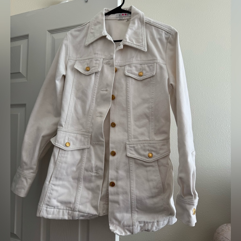🤍 Isaac Mizrahi White Cotton Utility Jacket with Gold Buttons – Size 6 🤍